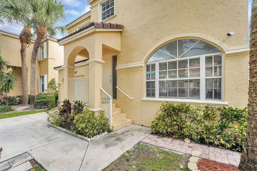527 NW 87TH LANE Coral Springs, FL 33071