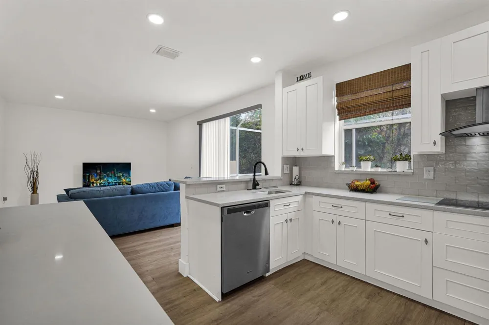 527 NW 87TH LANE Coral Springs, FL 33071