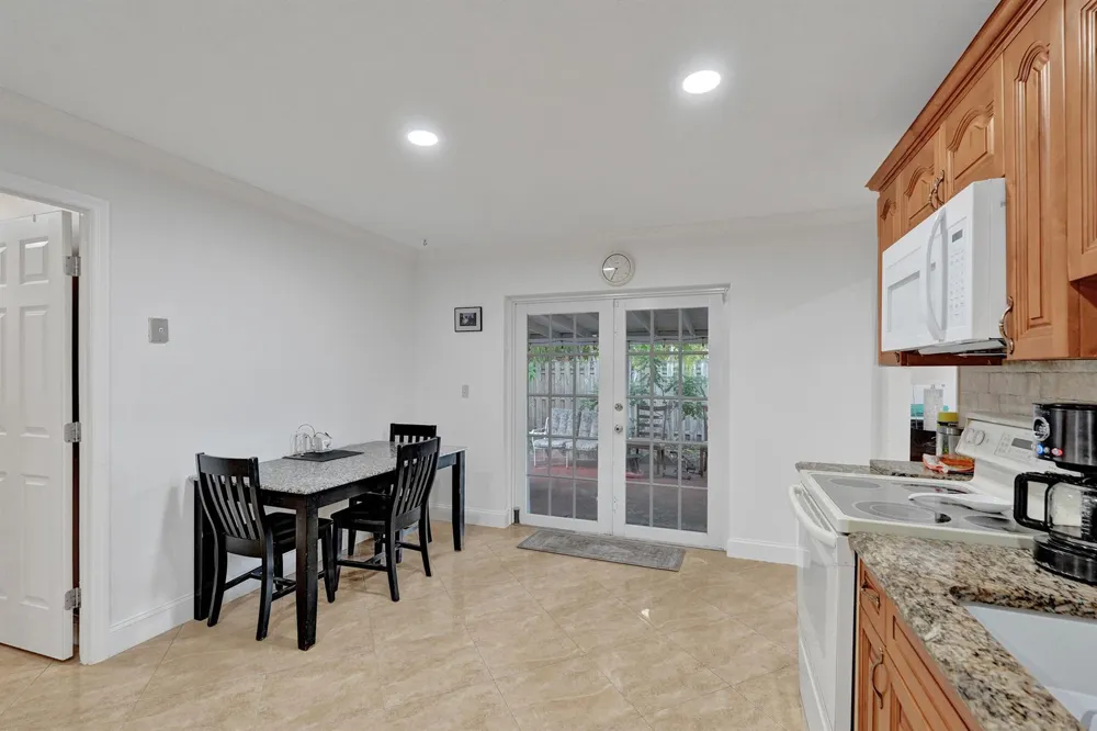 6134 E Wauconda Way E Lake Worth, FL 33463