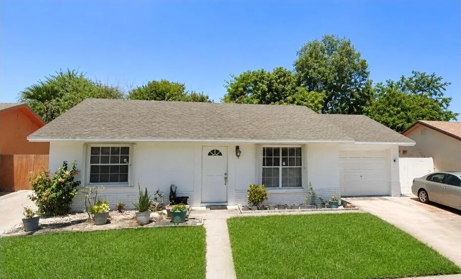 6134 E Wauconda Way E Lake Worth, FL 33463