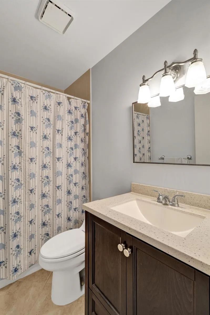 6134 E Wauconda Way E Lake Worth, FL 33463
