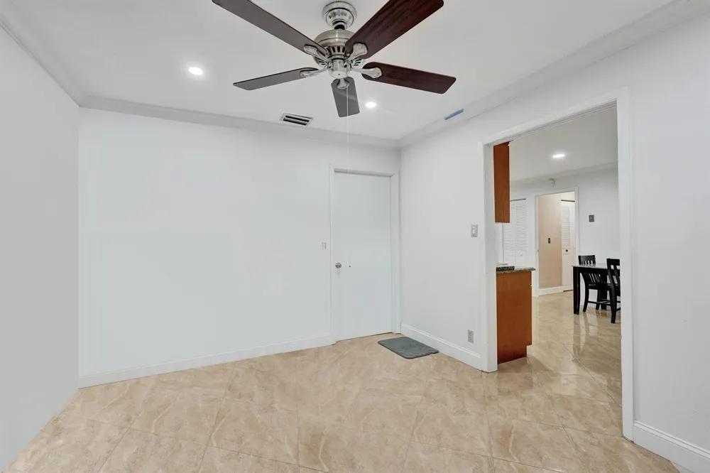 6134 E Wauconda Way E Lake Worth, FL 33463