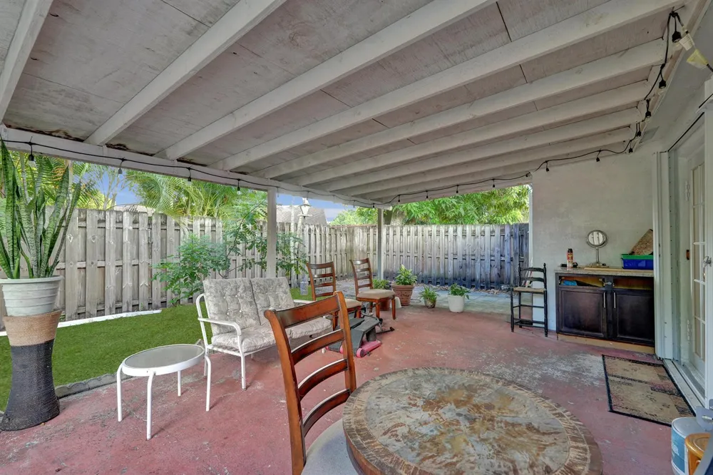 6134 E Wauconda Way E Lake Worth, FL 33463