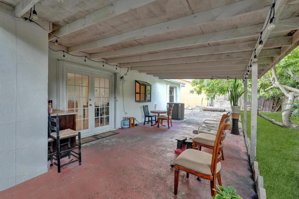 6134 E Wauconda Way E Lake Worth, FL 33463