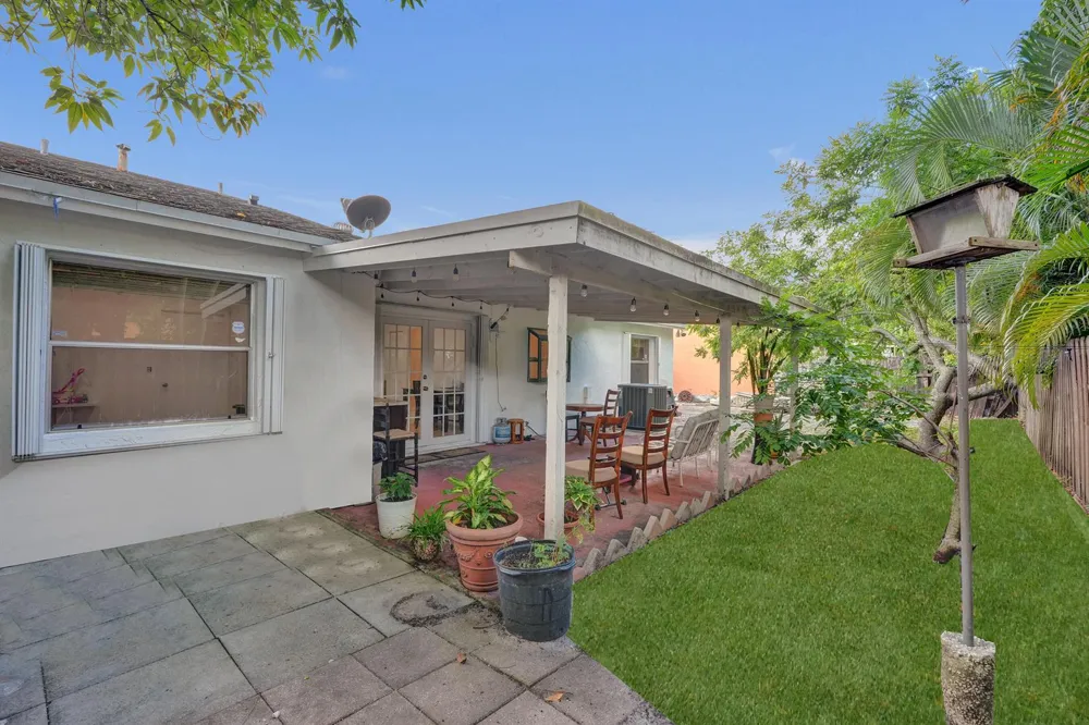 6134 E Wauconda Way E Lake Worth, FL 33463