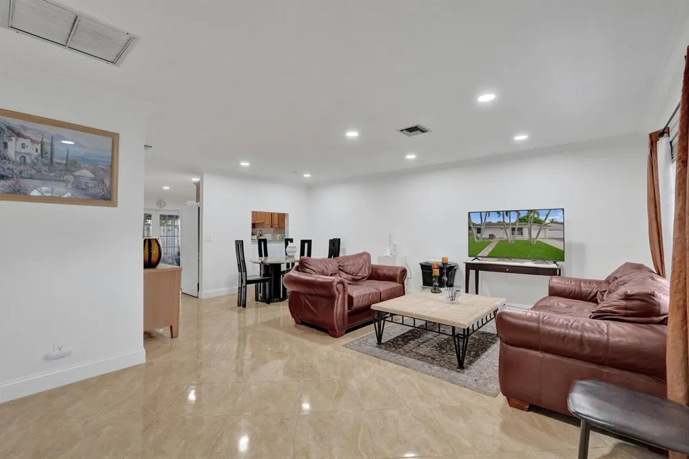 6134 E Wauconda Way E Lake Worth, FL 33463