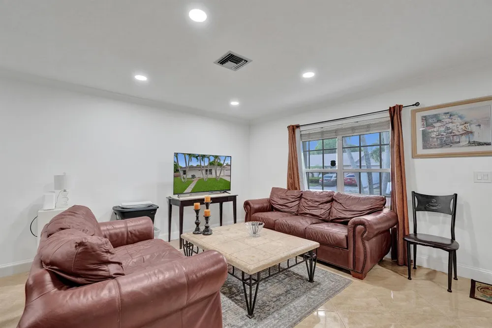 6134 E Wauconda Way E Lake Worth, FL 33463