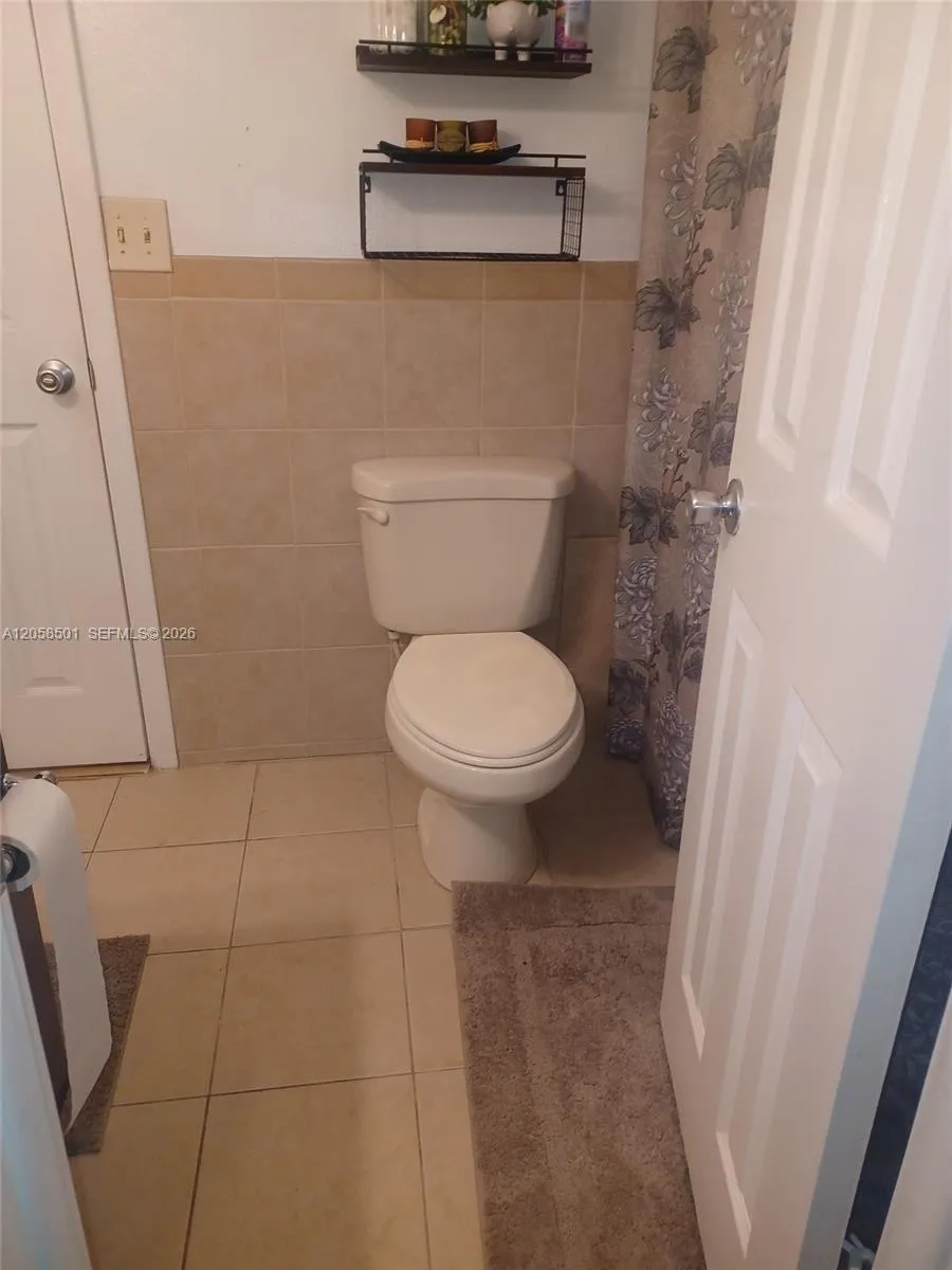 3777 NW 78th Ave #8E Davie, FL 33024