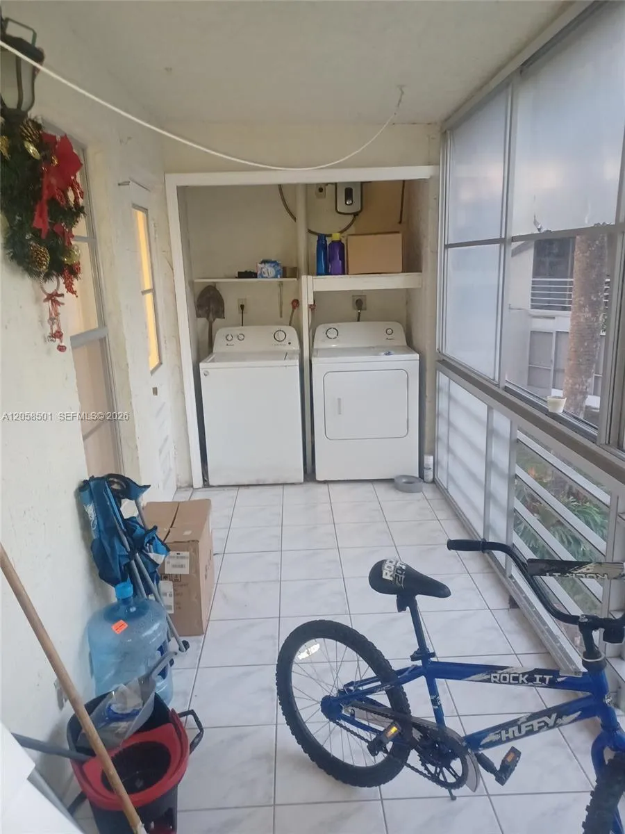 3777 NW 78th Ave #8E Davie, FL 33024