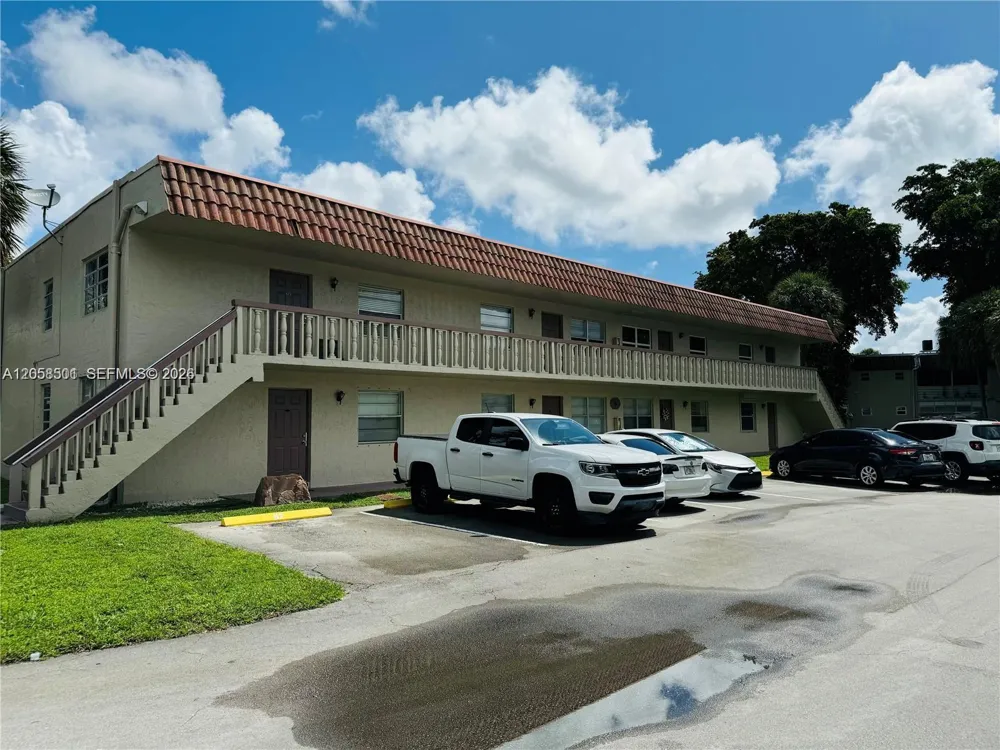 3777 NW 78th Ave #8E Davie, FL 33024