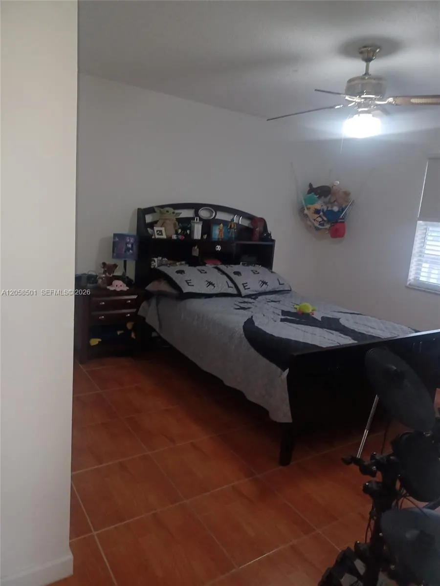 3777 NW 78th Ave #8E Davie, FL 33024