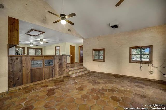 360 Kirk Ln Bulverde, TX 78163