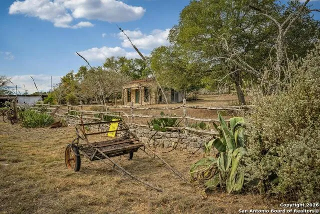 360 Kirk Ln Bulverde, TX 78163