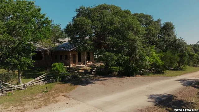 360 Kirk Ln Bulverde, TX 78163