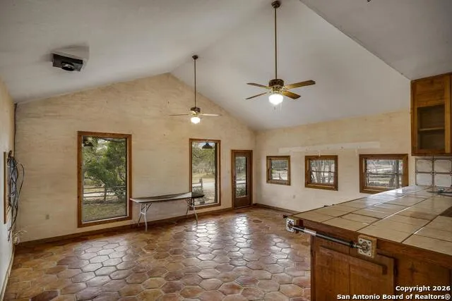 360 Kirk Ln Bulverde, TX 78163