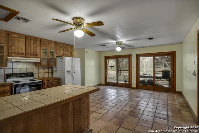 360 Kirk Ln Bulverde, TX 78163
