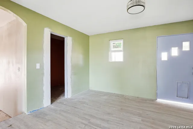 11515 Ford Adkins, TX 78101