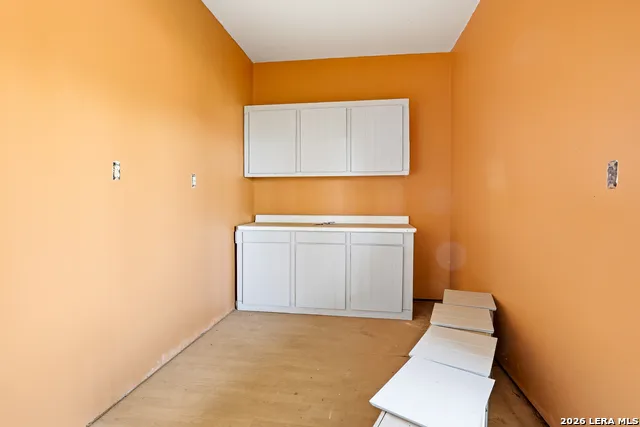 11515 Ford Adkins, TX 78101