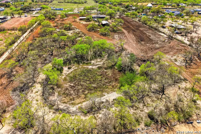 11515 Ford Adkins, TX 78101