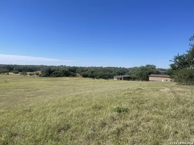 2141 County Road 132 Floresville, TX 78114