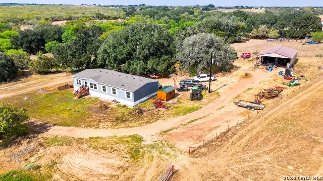 2141 County Road 132 Floresville, TX 78114