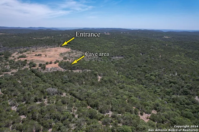 351 Ringtail Rd Leakey, TX 78873