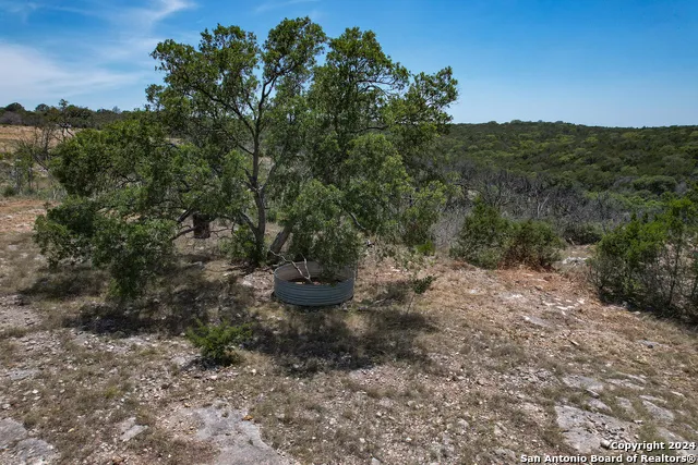 351 Ringtail Rd Leakey, TX 78873