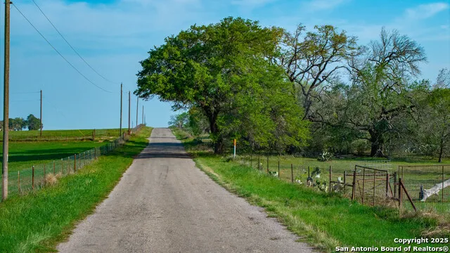 TBD County Road 404 Floresville, TX 78114