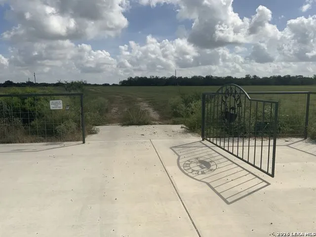 2647 Fm 3282 Gonzales, TX 78629