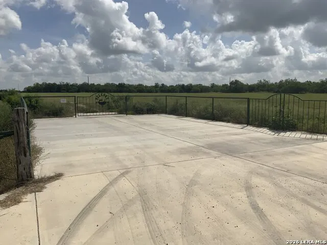 2647 Fm 3282 Gonzales, TX 78629
