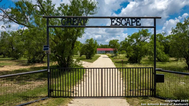 1231 B & R Road Vanderpool, TX 78885