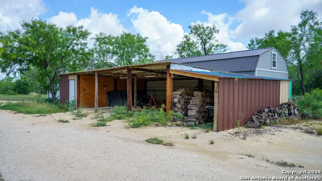 1231 B & R Road Vanderpool, TX 78885