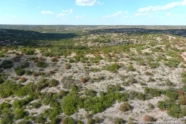 29 Oak Bend Rocksprings, TX 78880