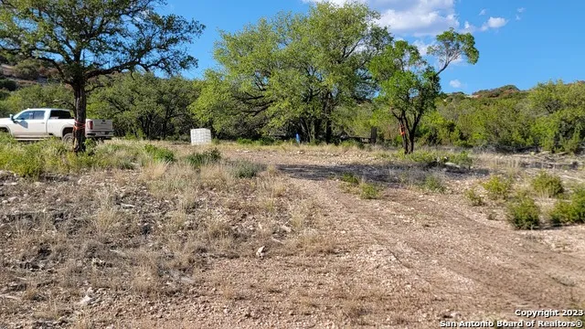 29 Oak Bend Rocksprings, TX 78880