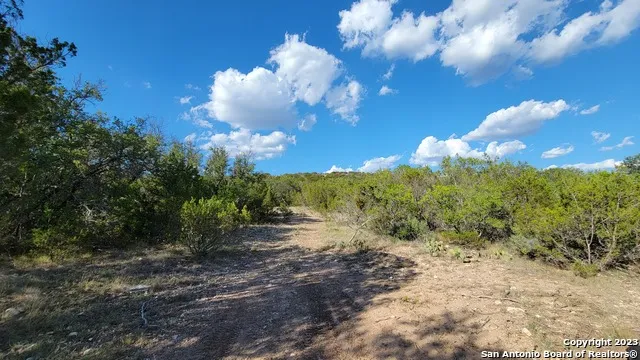 29 Oak Bend Rocksprings, TX 78880