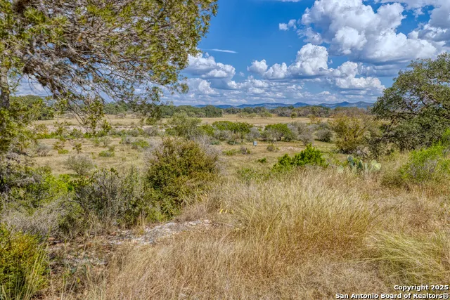 2554 CR 380 Barksdale, TX 78828