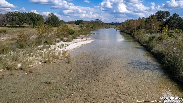 2554 CR 380 Barksdale, TX 78828