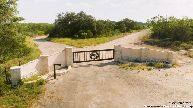 00 TX-55 Uvalde, TX 78801
