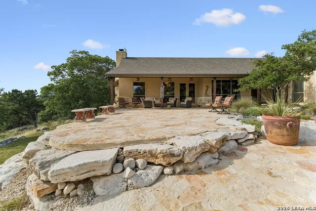 306 Charles Kerrville, TX 78028