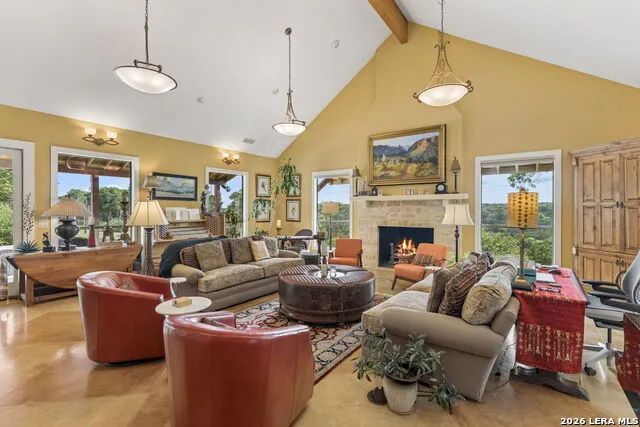 306 Charles Kerrville, TX 78028