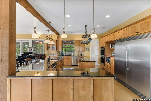 306 Charles Kerrville, TX 78028