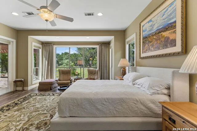 306 Charles Kerrville, TX 78028