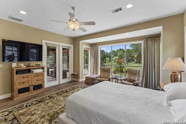 306 Charles Kerrville, TX 78028