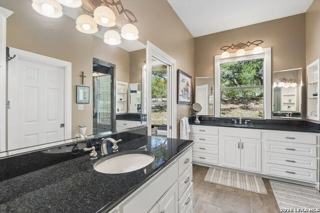 306 Charles Kerrville, TX 78028