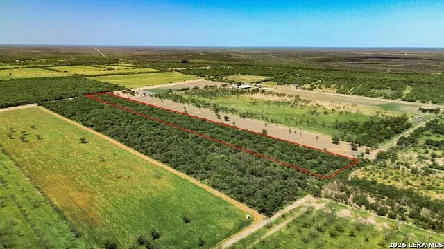 1022 Silver Bridge Rd Quemado, TX 78877