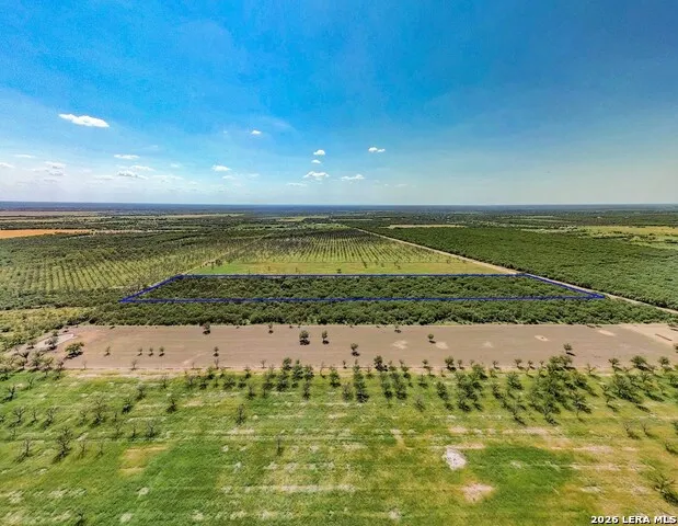 972 Silver Bridge Rd Quemado, TX 78877