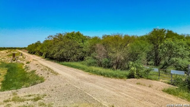972 Silver Bridge Rd Quemado, TX 78877