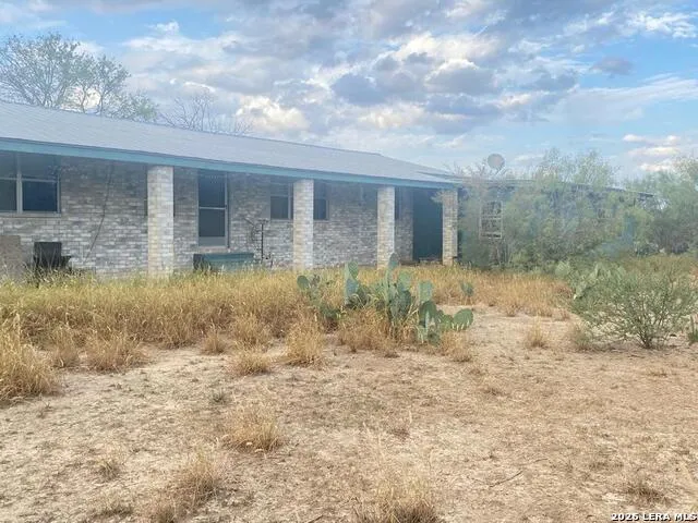 3699 HWY 85 Carrizo Springs, TX 78834