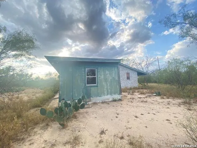 3699 HWY 85 Carrizo Springs, TX 78834