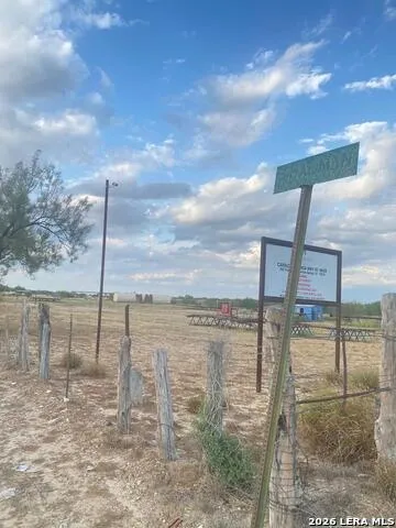 3699 HWY 85 Carrizo Springs, TX 78834